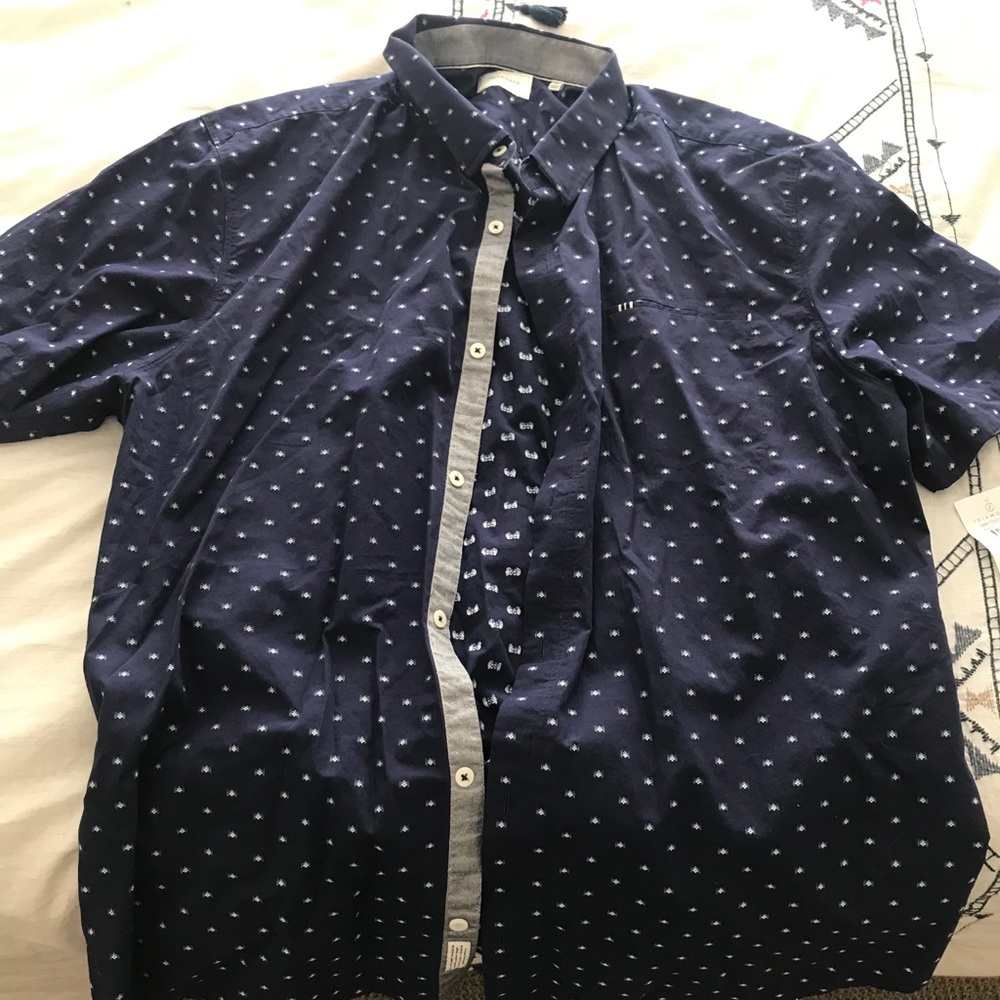 7Diamonds Men’s Button Up, Navy White Pattern NWT